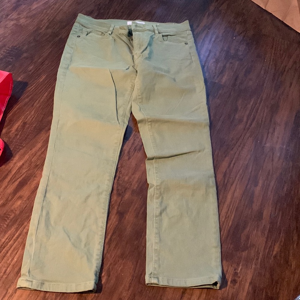 Ann Taylor Loft Skinny crop jeans. Olive color. Sz 26.